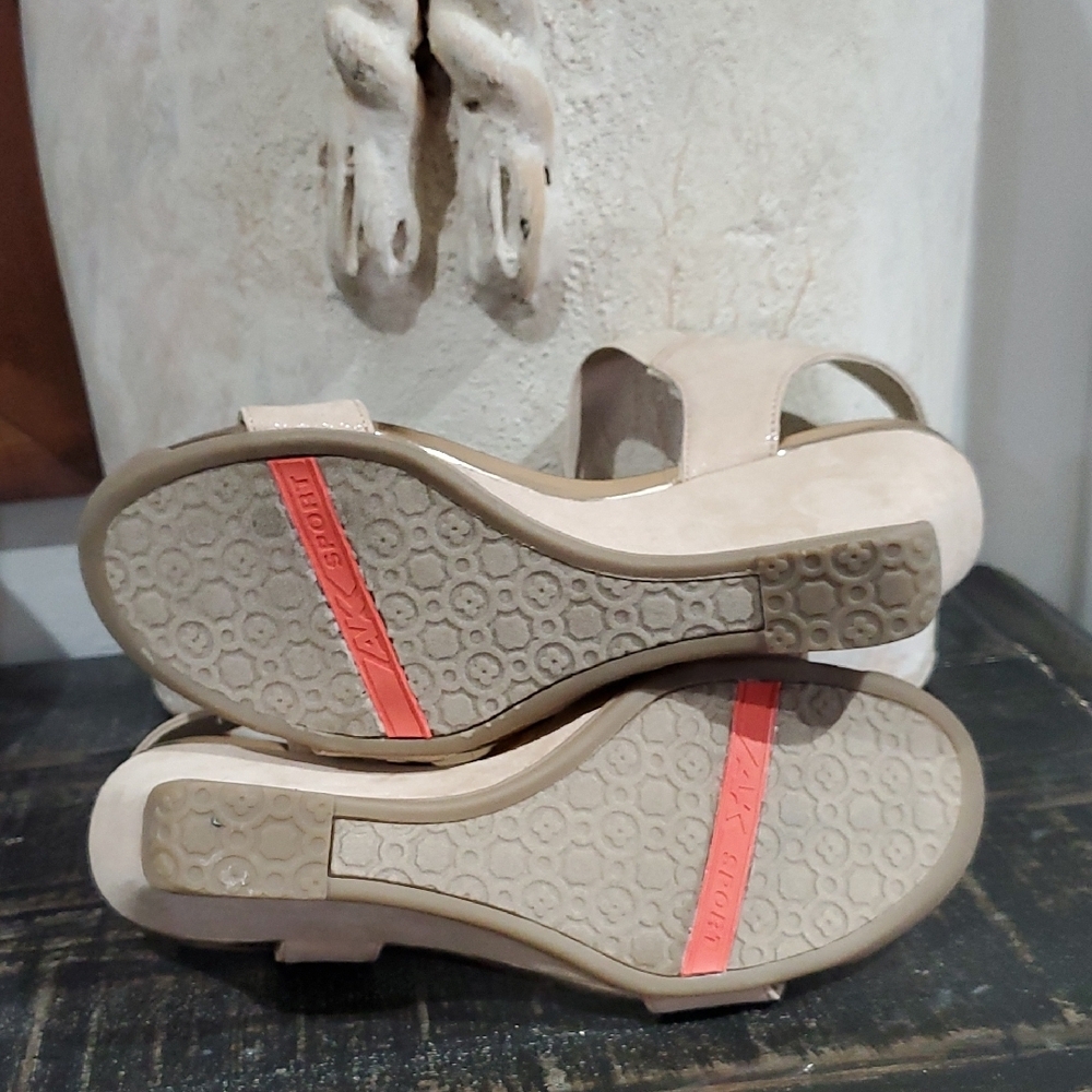 Anne Klein Beige Wedge Sandals AK Sport Athleisure Comfort Playcay Resort Casual - Picture 11 of 12